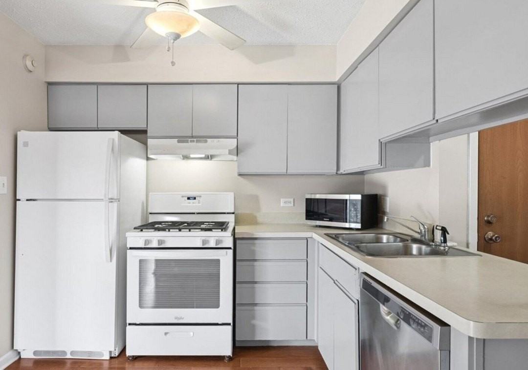 11 Echo Ct Apt 12 - Photo 5 of 13