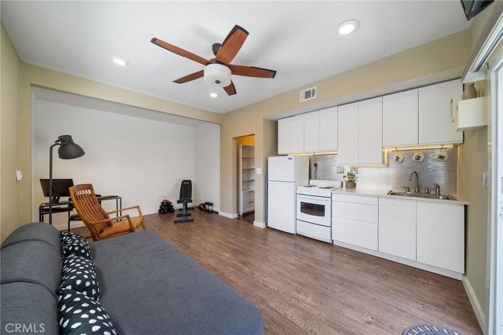 215 Monterey Dr - Photo 4 of 14