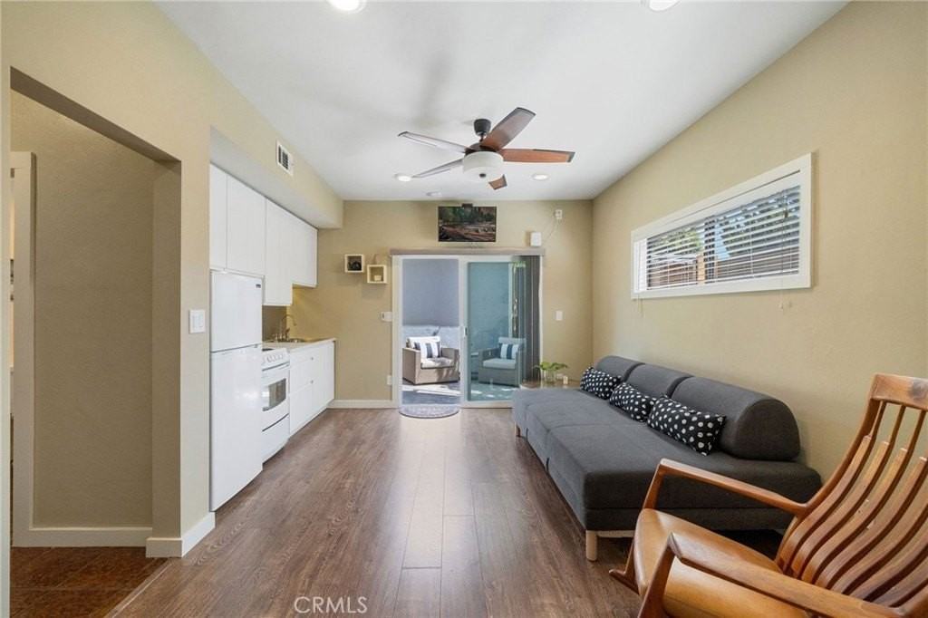 215 Monterey Dr - Photo 5 of 14