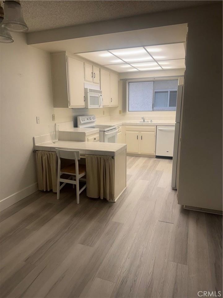 5325 Bahia Blanca W #Q - Photo 2 of 9