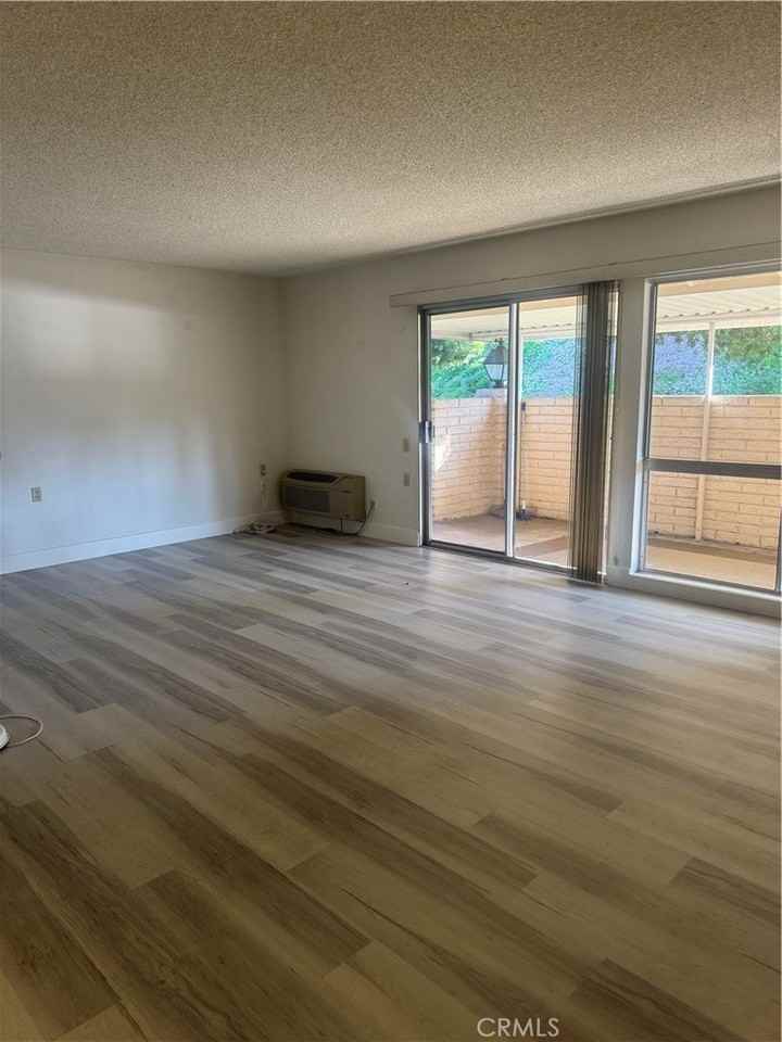 5325 Bahia Blanca W #Q - Photo 4 of 9