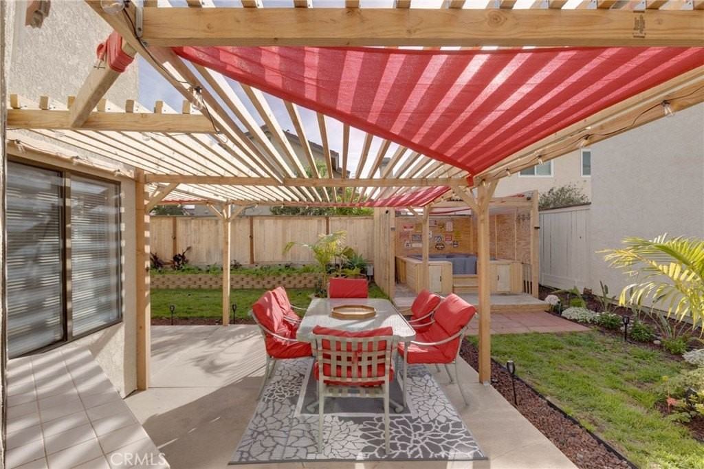 26022 Dundee Dr - Photo 4 of 20