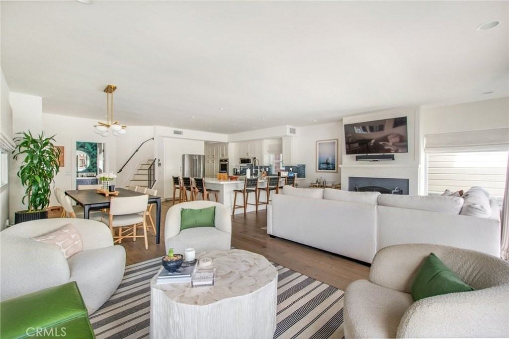 327 Anade Ave - Photo 3 of 30