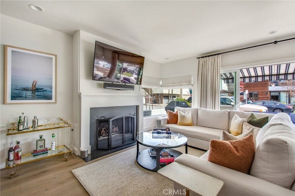 327 Anade Ave - Photo 4 of 30