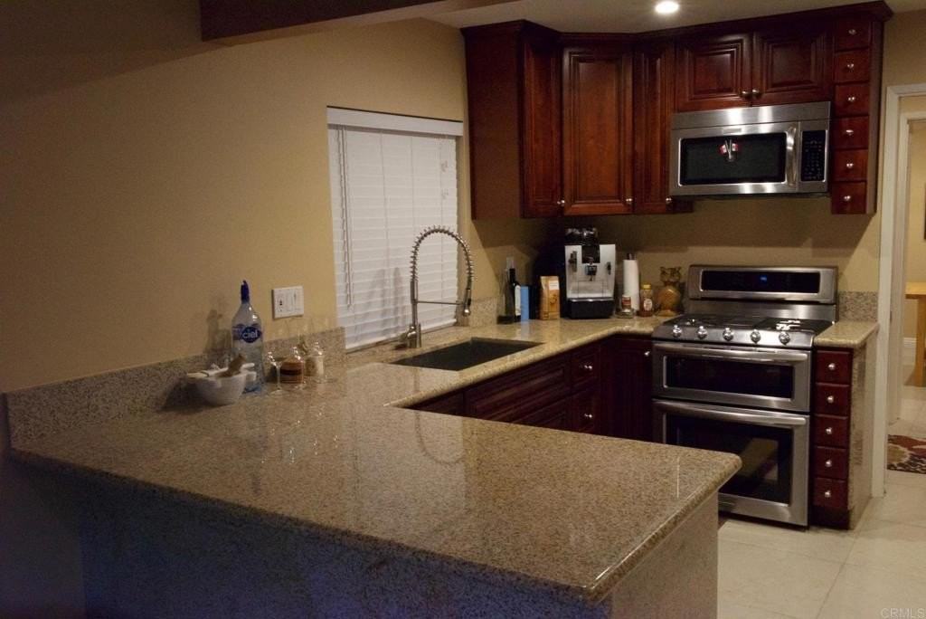 411 Windjammer Cir - Photo 3 of 21