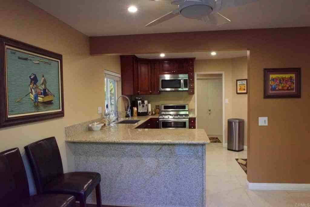 411 Windjammer Cir - Photo 7 of 18
