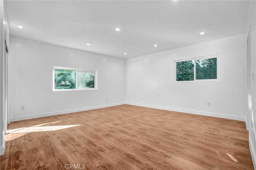 617 W 214th St - Photo 6 of 43