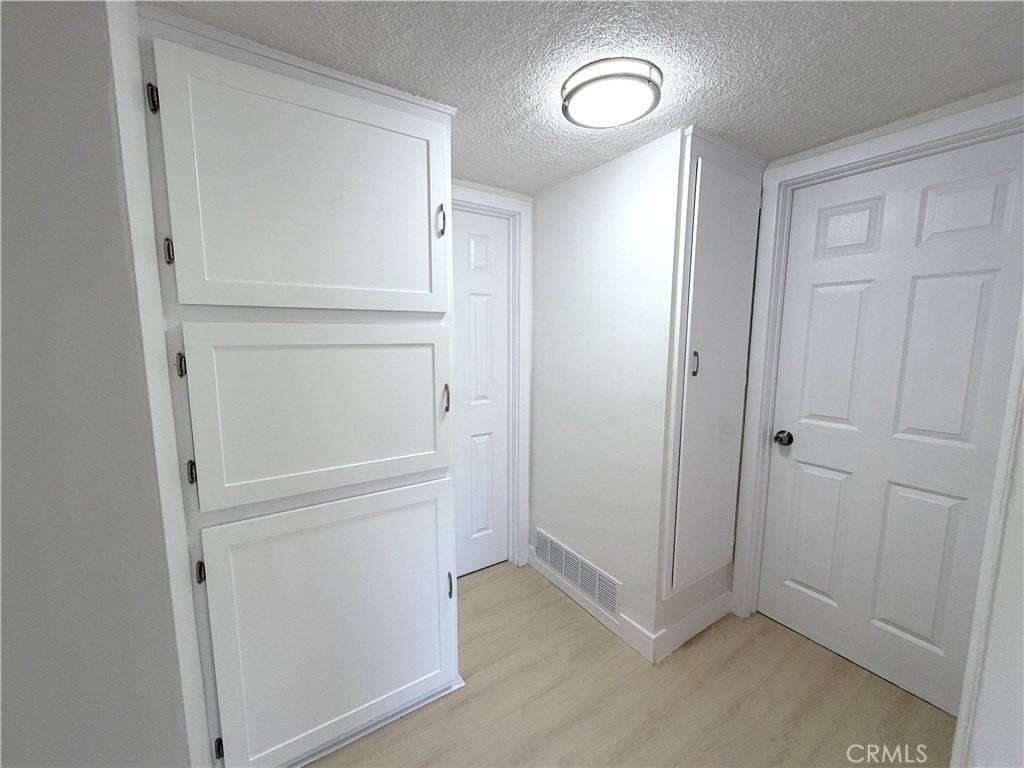 11523 Menlo Ave #D - Photo 5 of 15