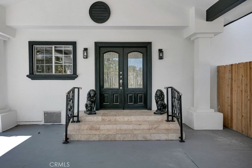 5719 Beckford Ave - Photo 7 of 50