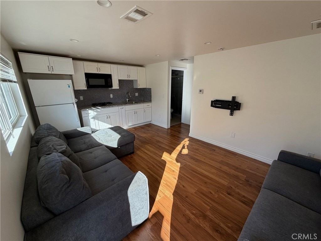 6651 Quakertown Ave - Photo 3 of 10