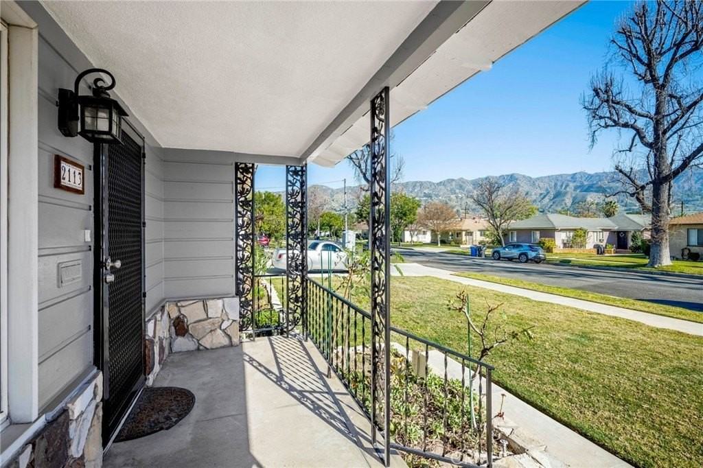 2113 N Lamer St - Photo 3 of 29