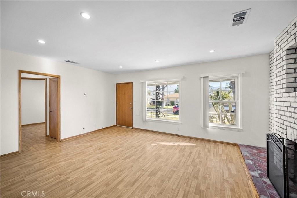 2113 N Lamer St - Photo 6 of 29