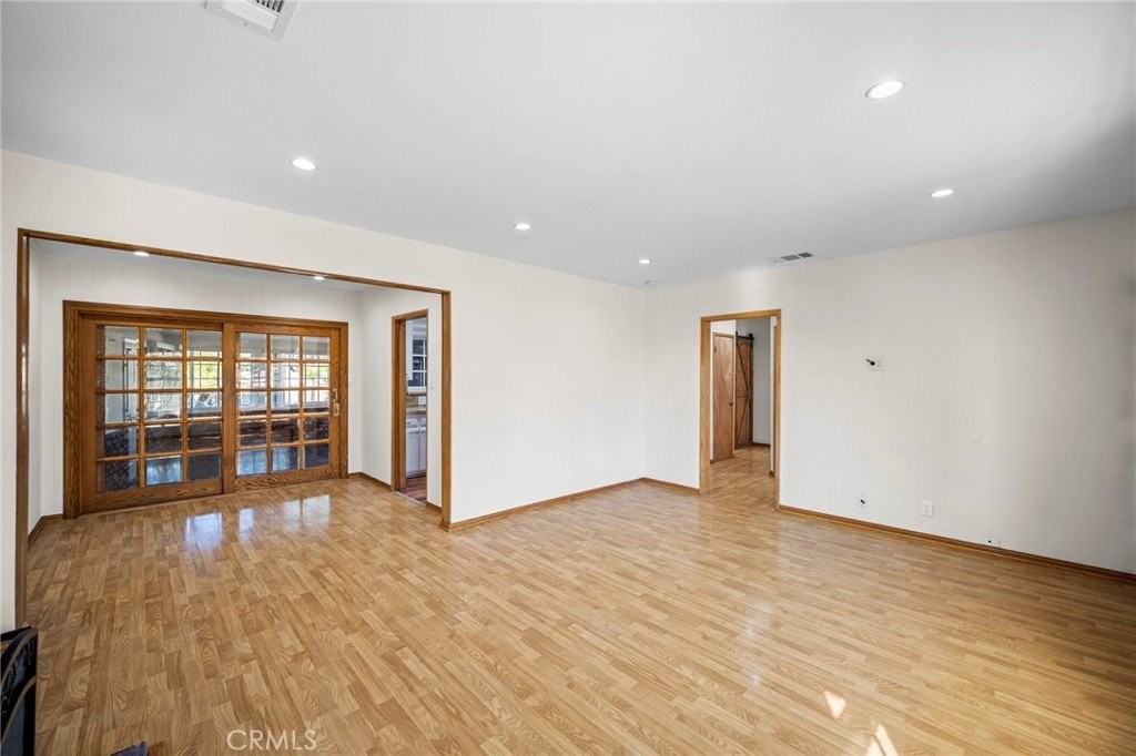 2113 N Lamer St - Photo 7 of 29