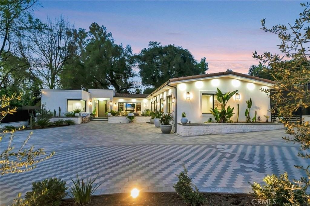 19225 Rosita St - Photo 4 of 50