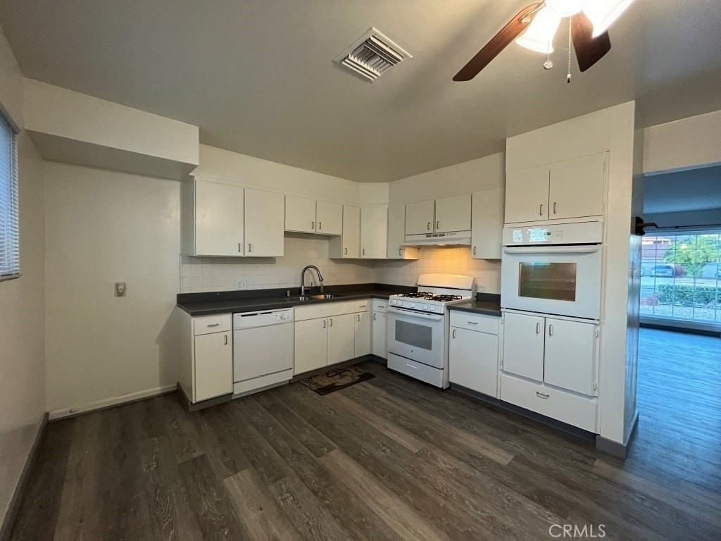 19954 Parthenia St - Photo 5 of 18