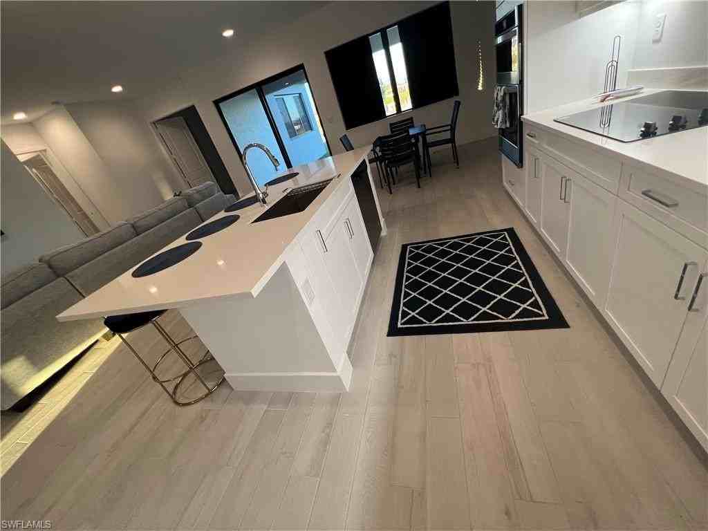 5054 Penella Ave - Photo 4 of 9