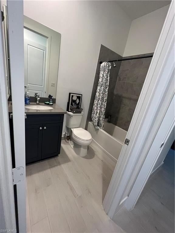 5054 Penella Ave - Photo 5 of 9