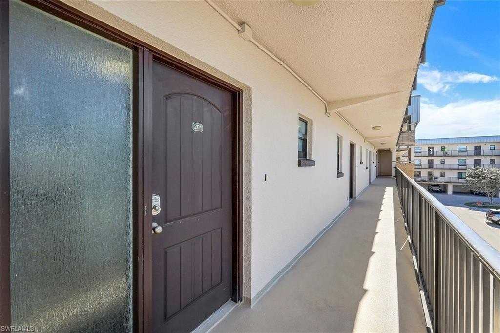 803 River Point Dr Apt 201b - Photo 3 of 21