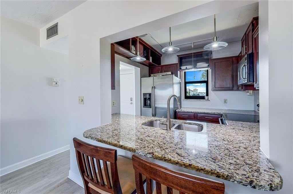 803 River Point Dr Apt 201b - Photo 6 of 21