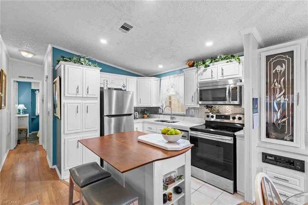 4751 Lafayette Ln W - Photo 5 of 27