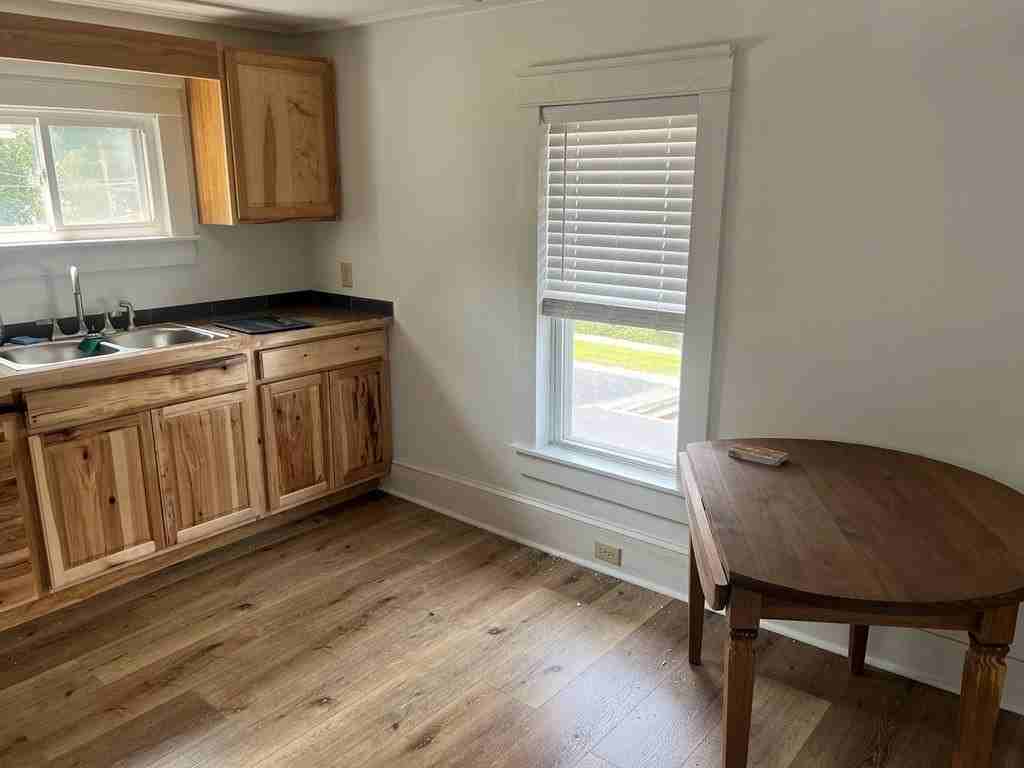 36 East Ave Apt B - Photo 3 of 6