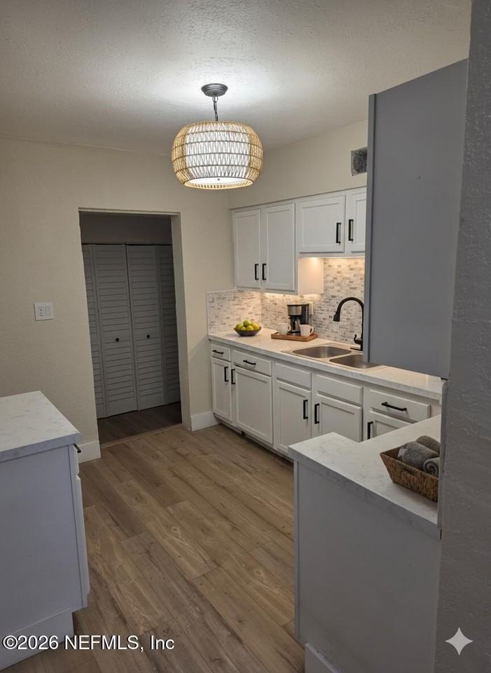 1857 Brookview Dr S - Photo 7 of 18