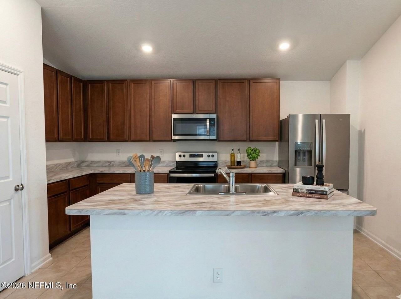 3089 Lucille Ln - Photo 2 of 13