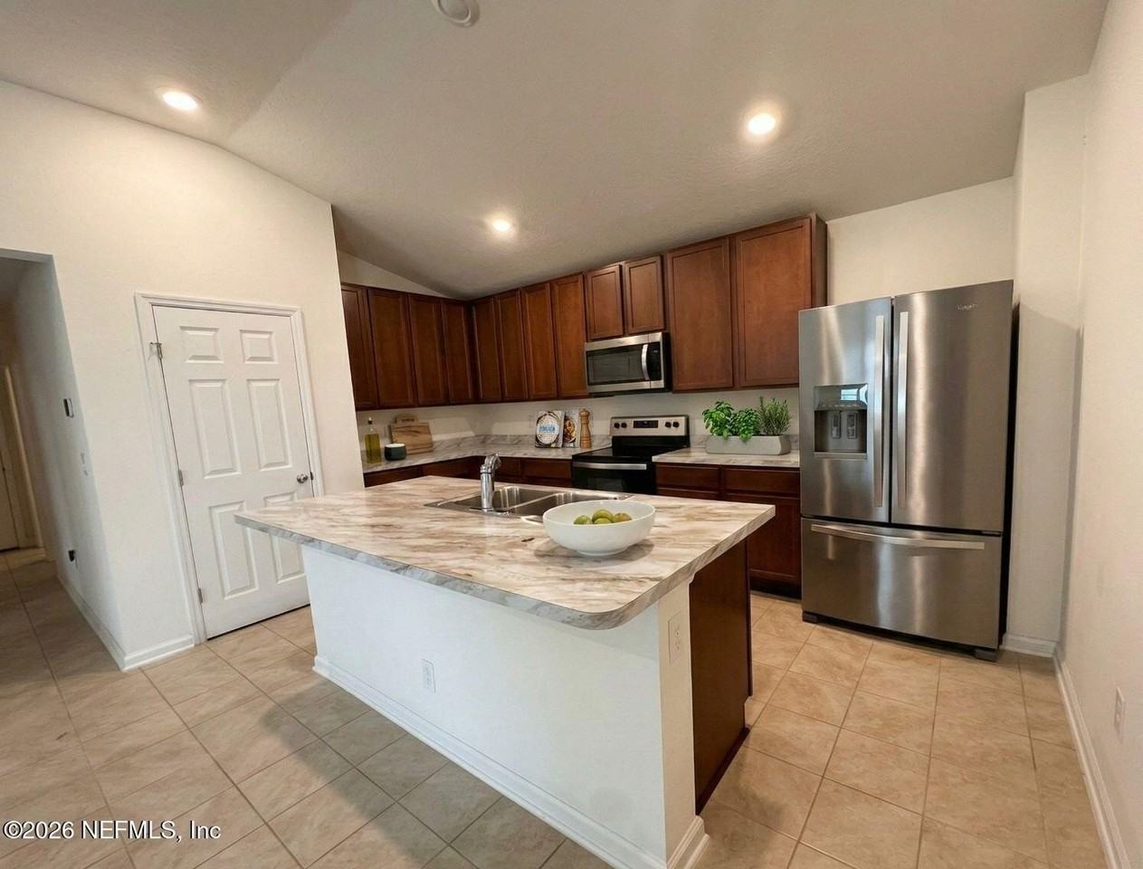 3089 Lucille Ln - Photo 3 of 13