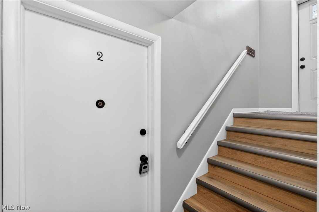 211 Buffington Rd - Photo 4 of 20