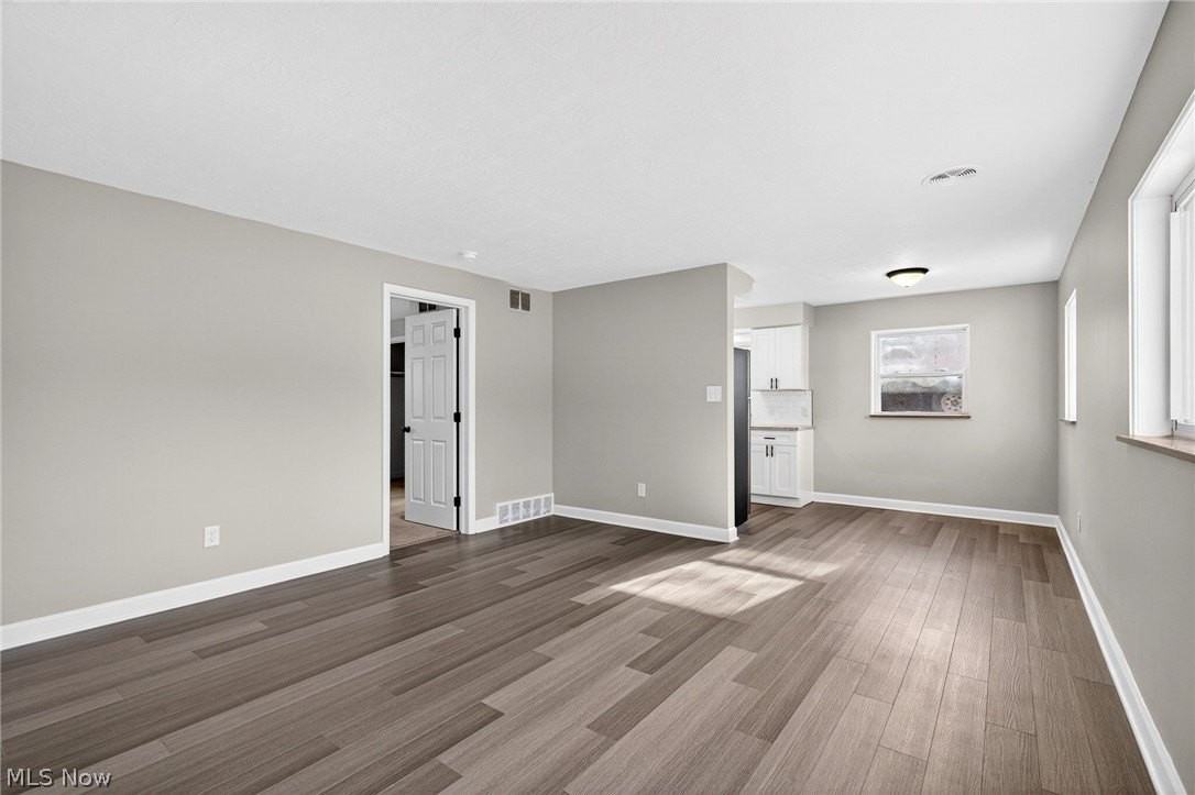 211 Buffington Rd - Photo 6 of 20