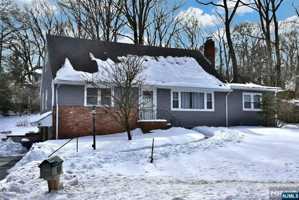 featured image of 49 Fayson Lake Rd