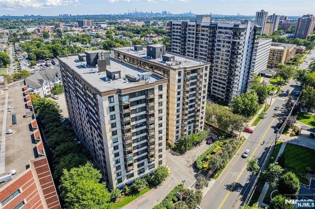 326 Prospect Ave Apt 6e - Photo 2 of 21