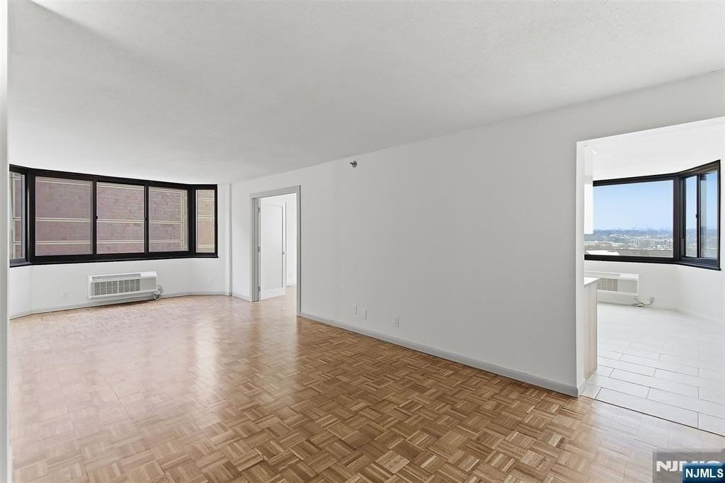 326 Prospect Ave Apt 6e - Photo 7 of 21