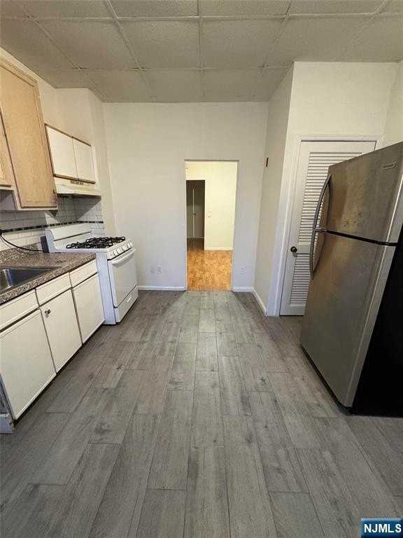 405 Fairview Ave - Photo 3 of 10