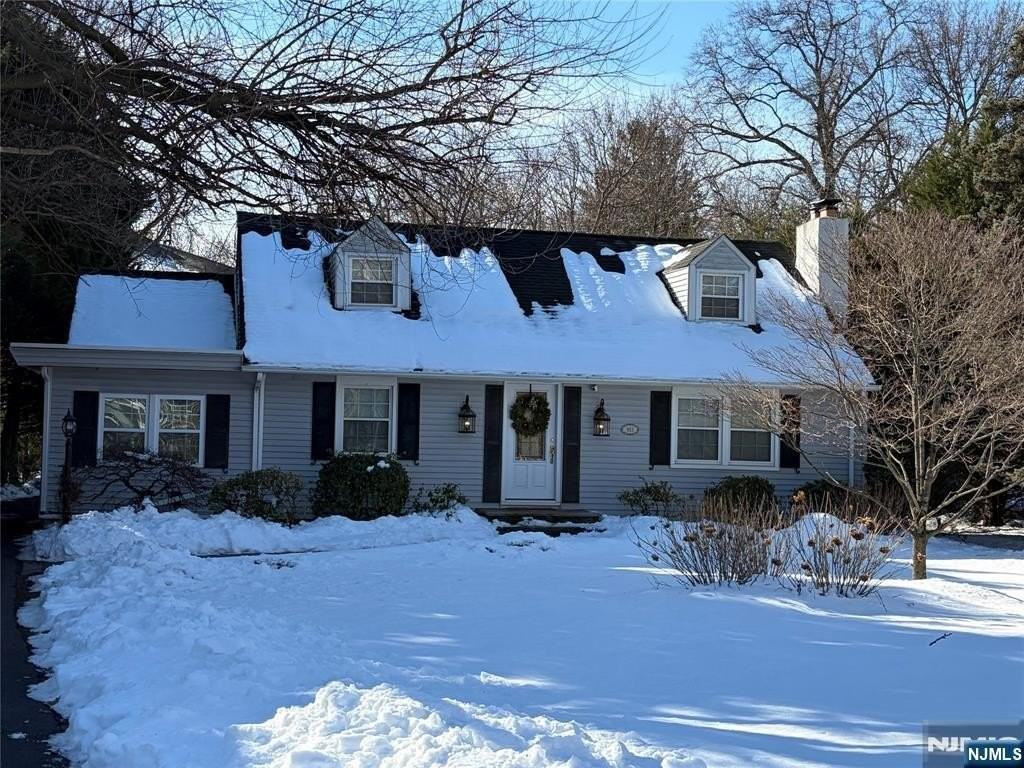 853 S Maple Ave - Photo 2 of 2