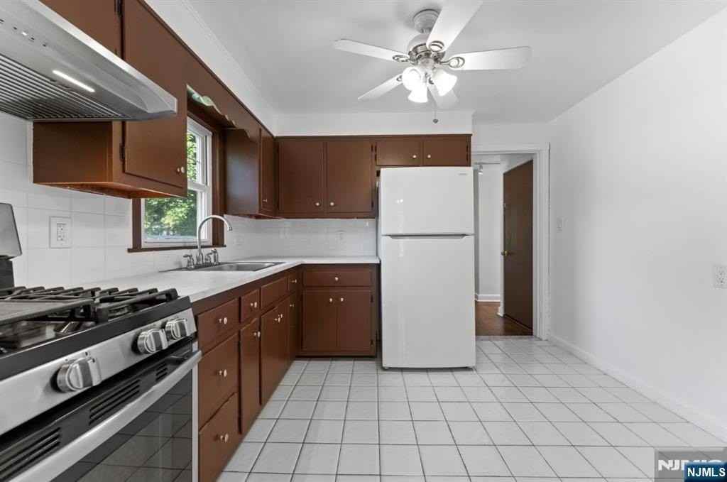 409 Tappan Rd - Photo 3 of 14