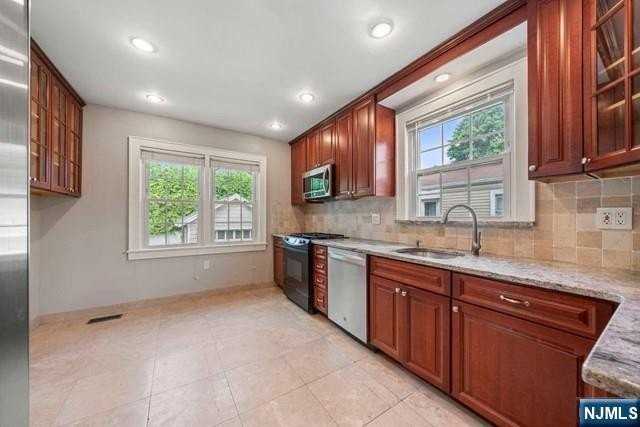 78 Kensington Ave - Photo 5 of 24