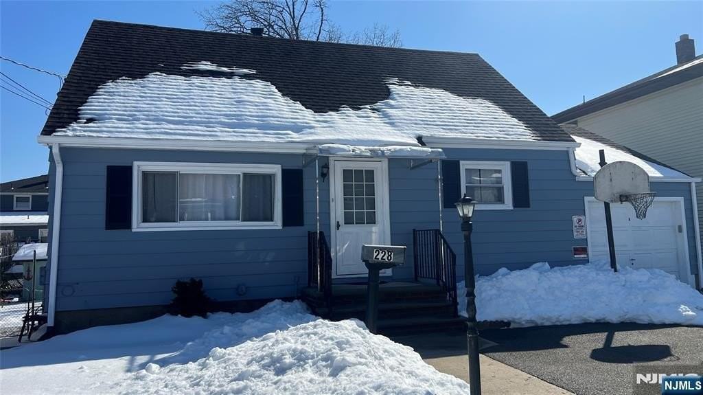 228 Philip Ave - Photo 2 of 21