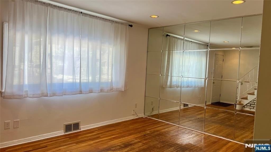 228 Philip Ave - Photo 3 of 21