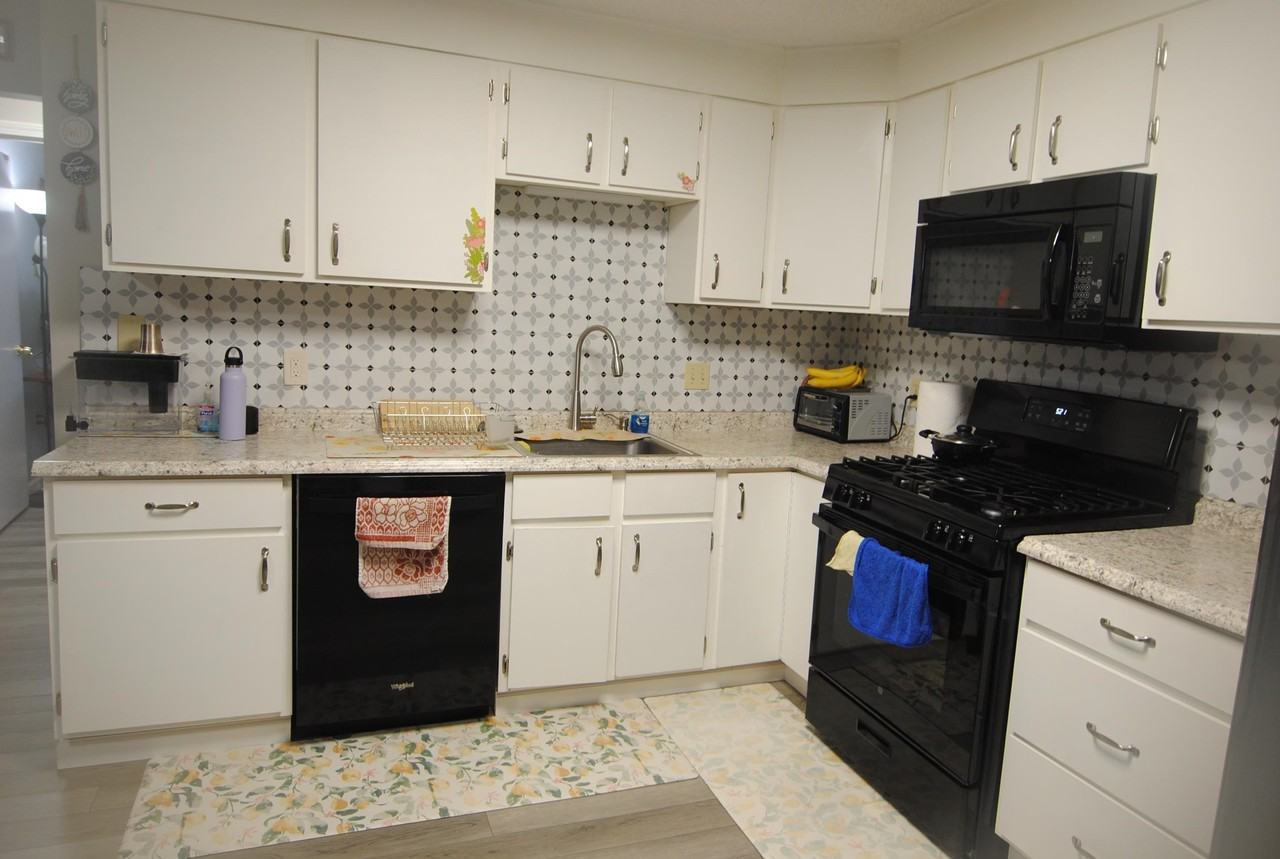 3 Knights Bridge Dr #301 - Photo 2 of 21