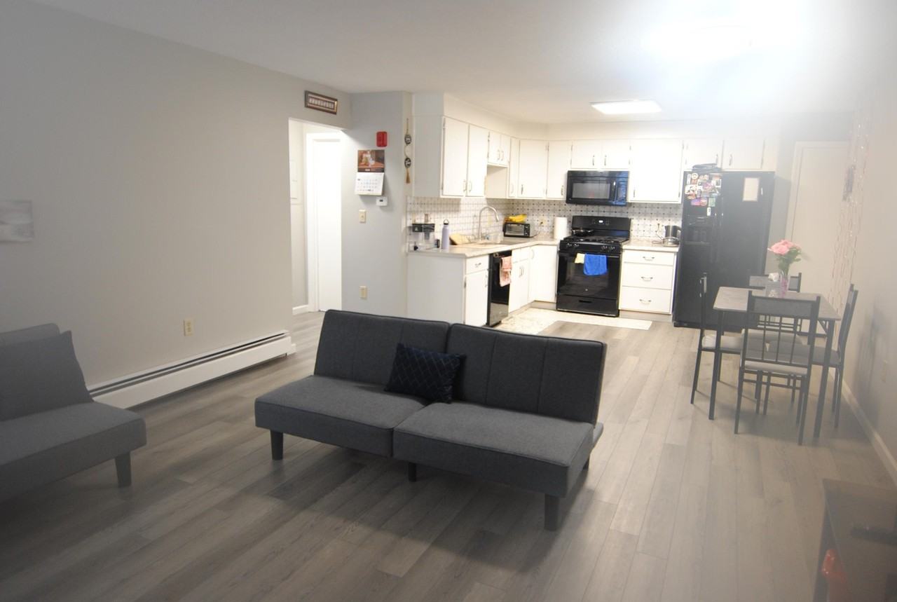 3 Knights Bridge Dr #301 - Photo 5 of 21