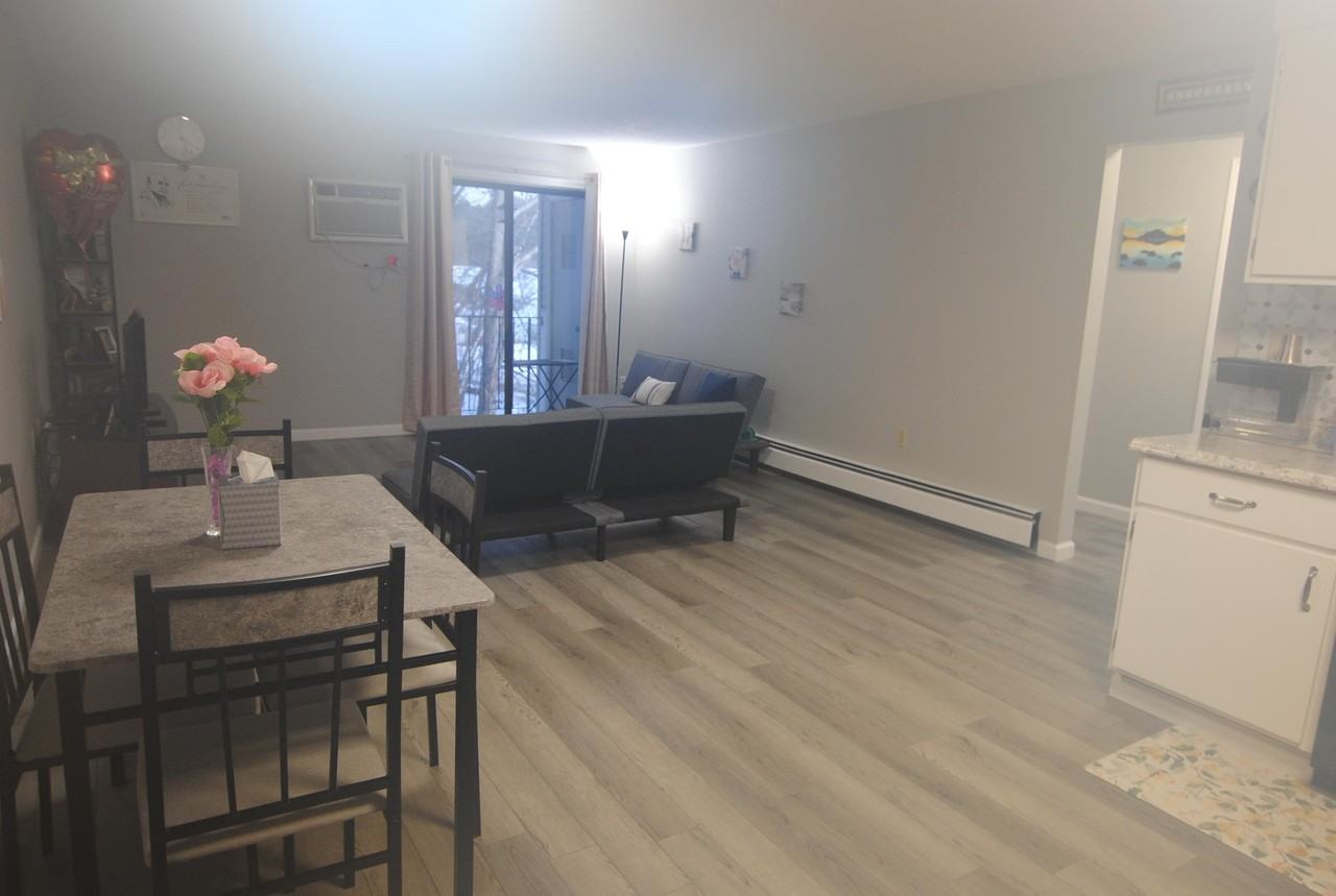 3 Knights Bridge Dr #301 - Photo 6 of 21