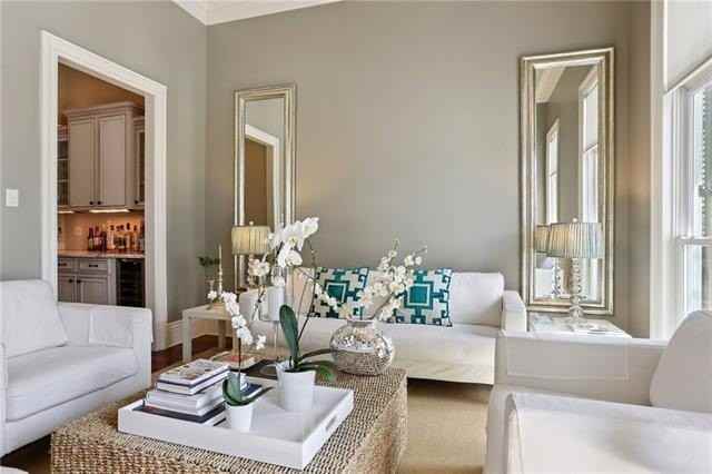 6075 Laurel St - Photo 7 of 32