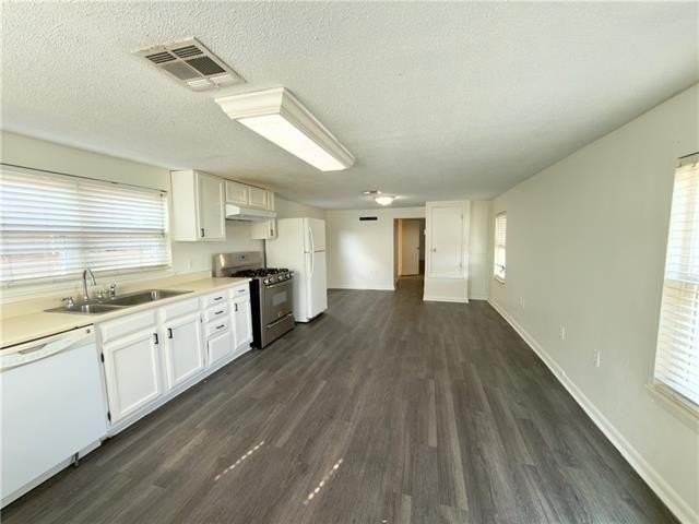 646 646 AVENUE F None - Photo 3 of 12