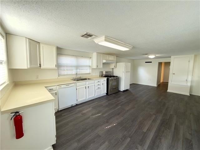 646 646 AVENUE F None - Photo 4 of 12