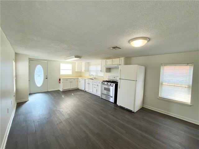 646 646 AVENUE F None - Photo 5 of 12