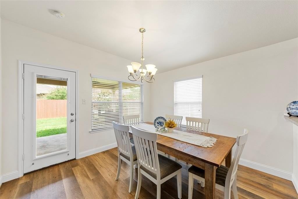 1514 Greenbrier Dr - Photo 6 of 15