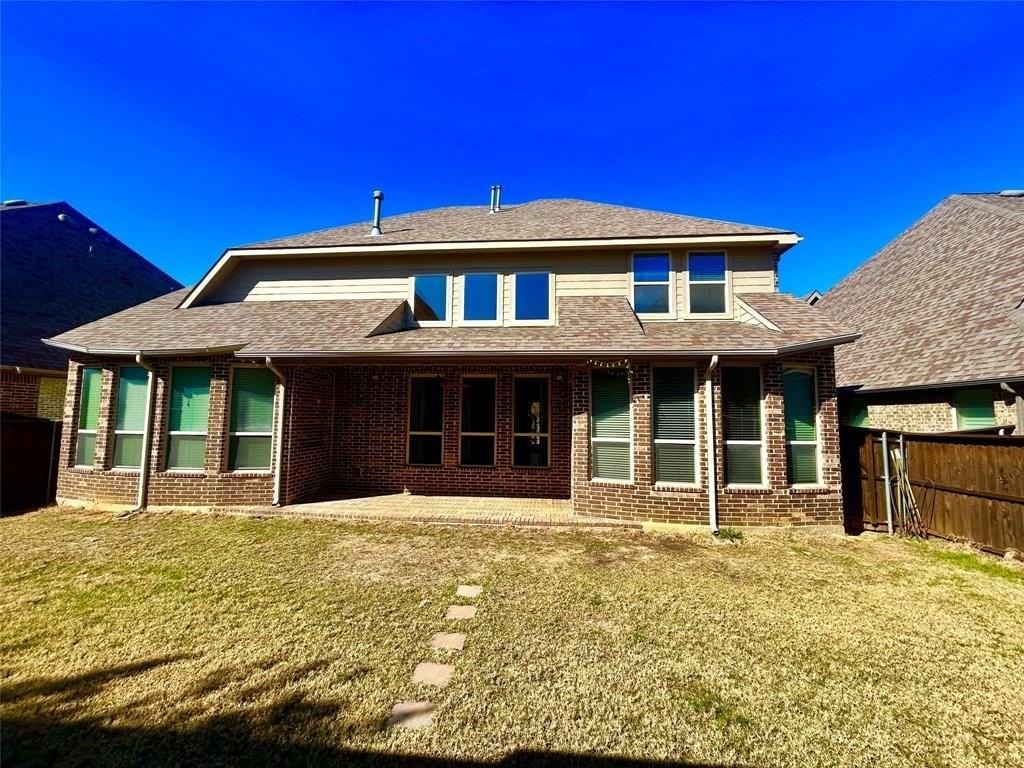 7025 Benjamin Way - Photo 4 of 26