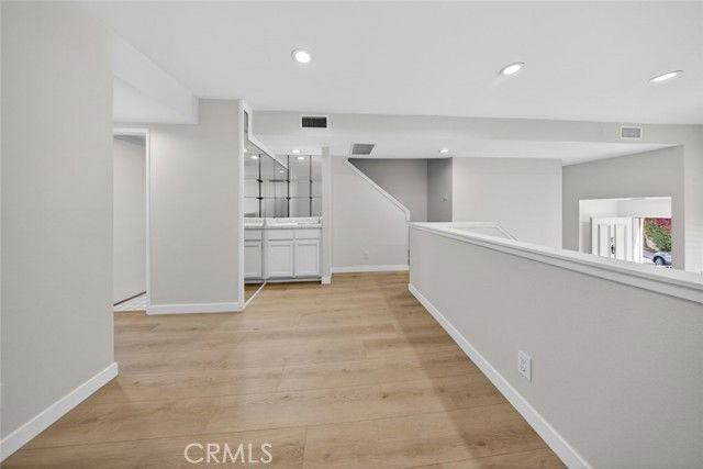 15235 Magnolia Blvd #E - Photo 4 of 8