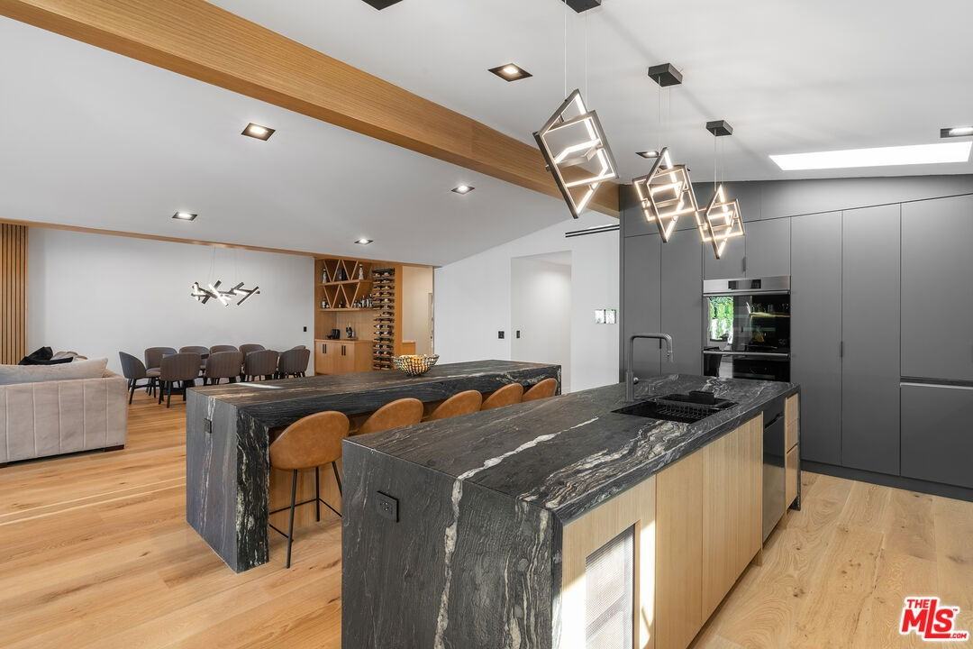 23283 Erwin St - Photo 5 of 8